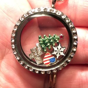 Floating Charm Necklace NWOT
